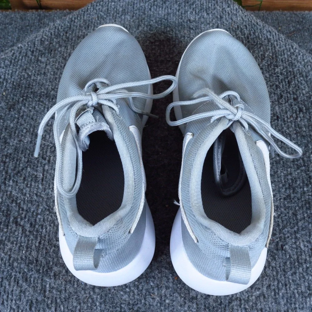 Nike Roshe One Kids Running Shoes Size 4Y Athletic‎ Casual Gray Mesh Sneakers
